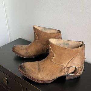 Freebird Hotel size 7